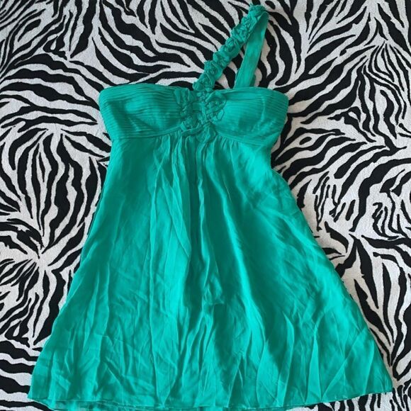 BCBG maxazaria emerald green asymmetrical one shoulder ruffle silk mini dress - Picture 3 of 16